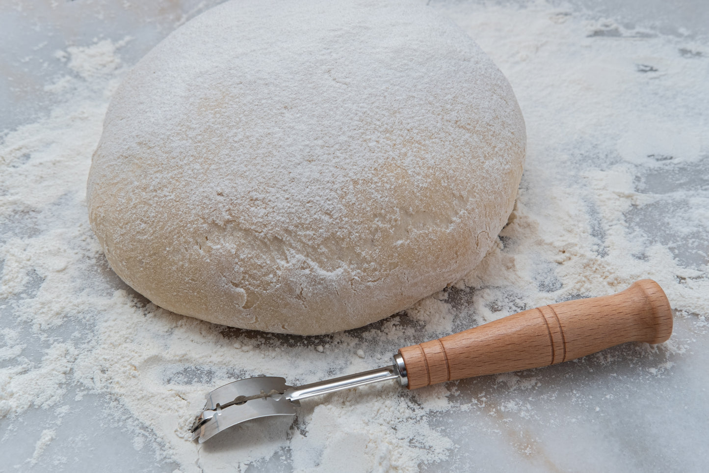 Bread Lame (with 15 blades) - KitchenEnvy