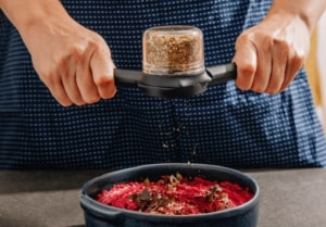 One-Hand Grinder (Ortwo) - KitchenEnvy