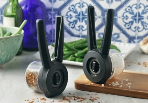 One-Hand Grinder (Ortwo) - KitchenEnvy