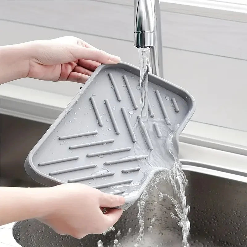 Silicone Tray With drain - KitchenEnvy
