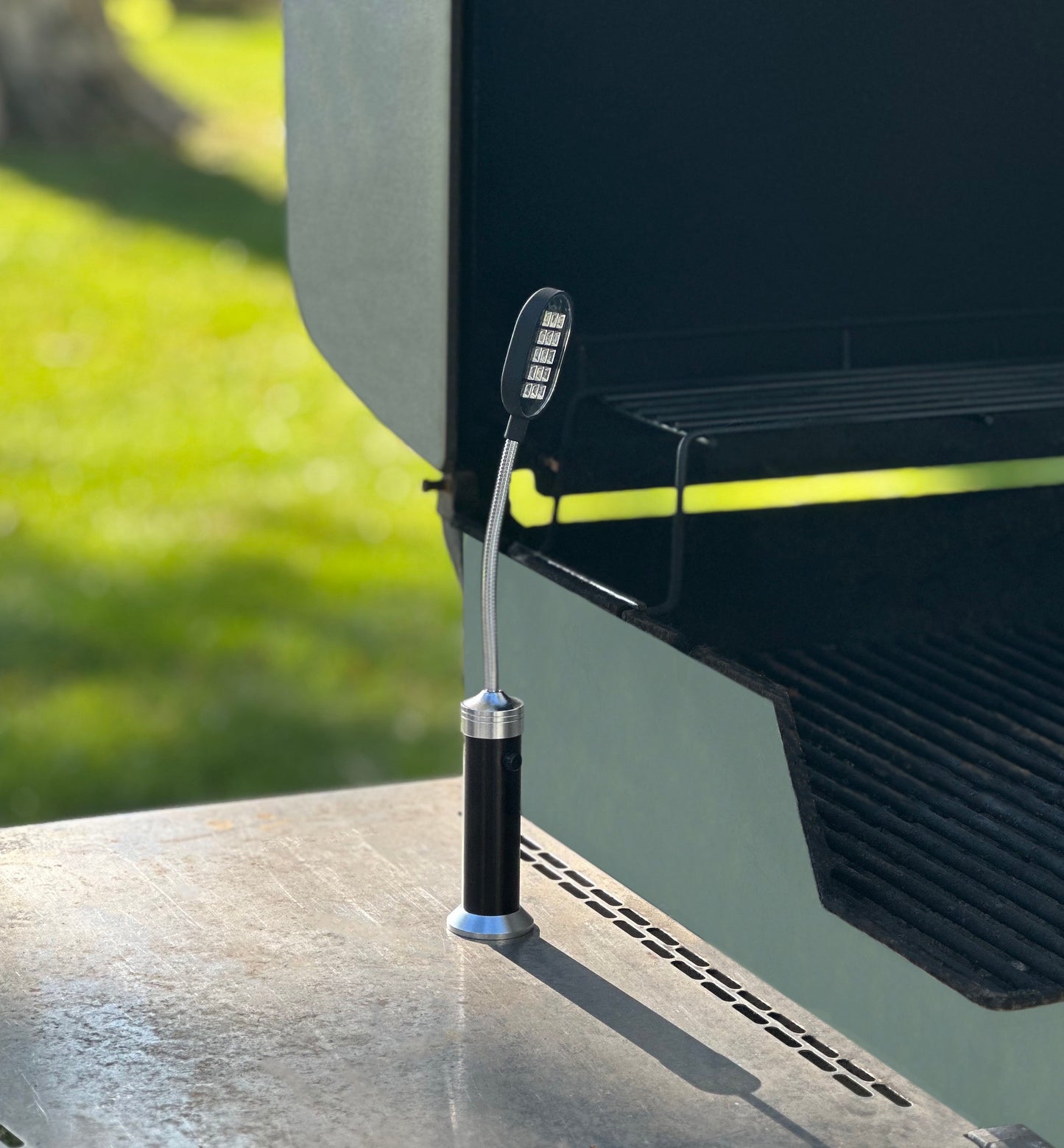 Rotating Grill Light