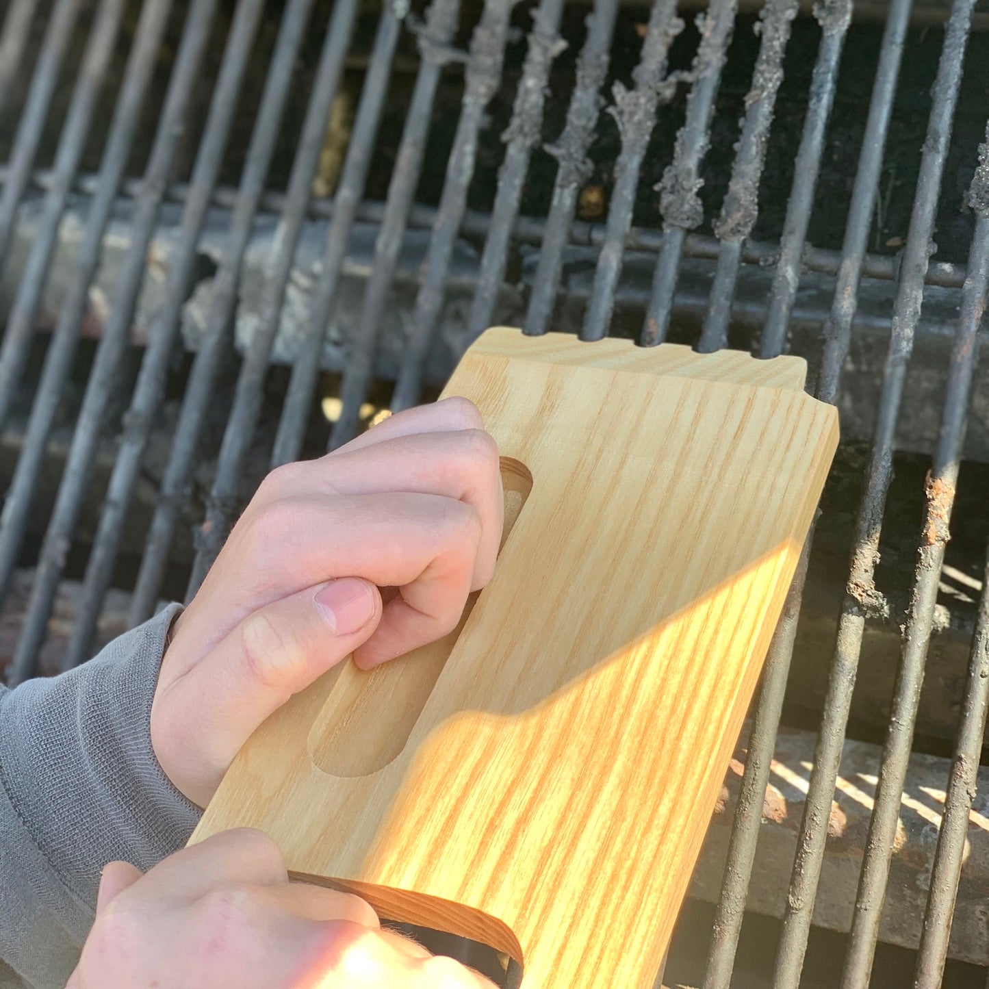 Verde Collection Natural Wood Grill Scraper - KitchenEnvy