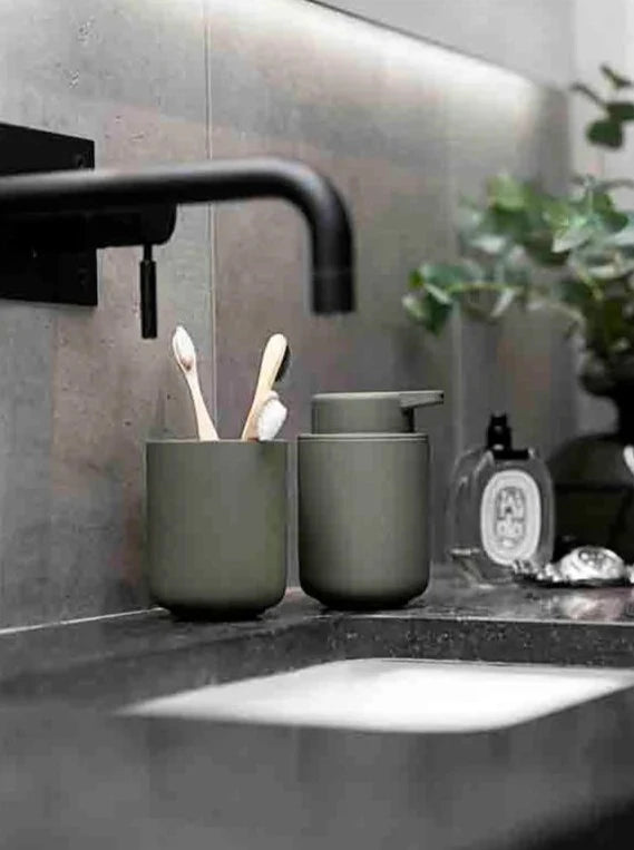 UME Tooth Brush Mug