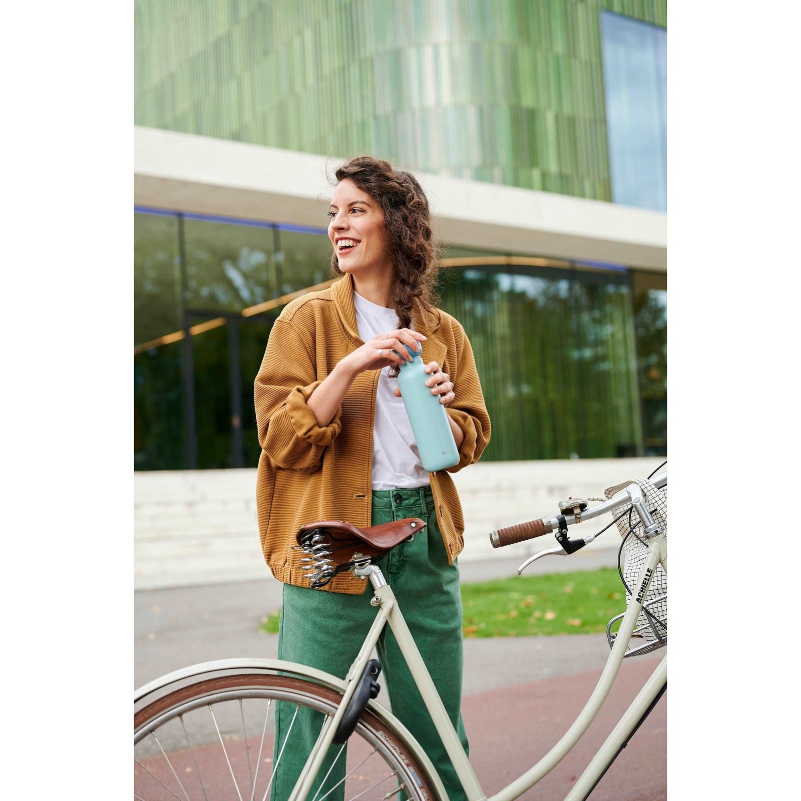 Mepal ELLIPSE Water Bottle Insulated - Medium - KitchenEnvy