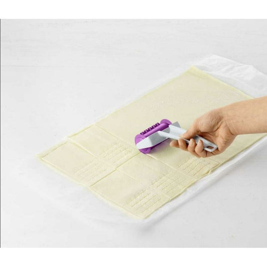 KitchenEnvy Jalousie Stars Roller - KitchenEnvy