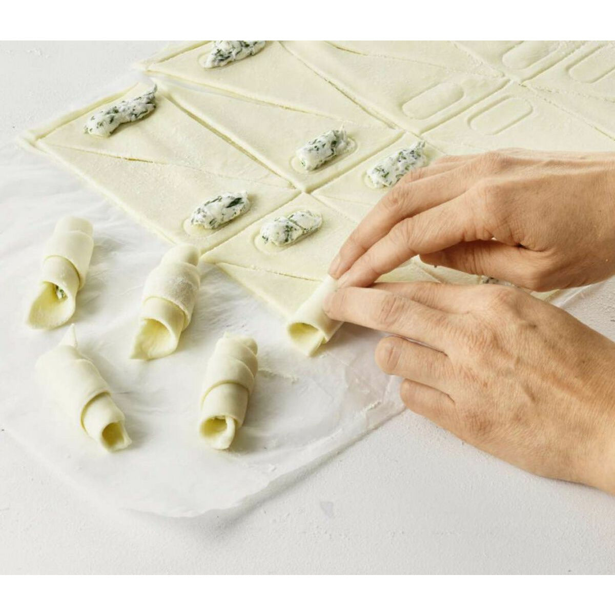 KitchenEnvy Croissant Roller - KitchenEnvy