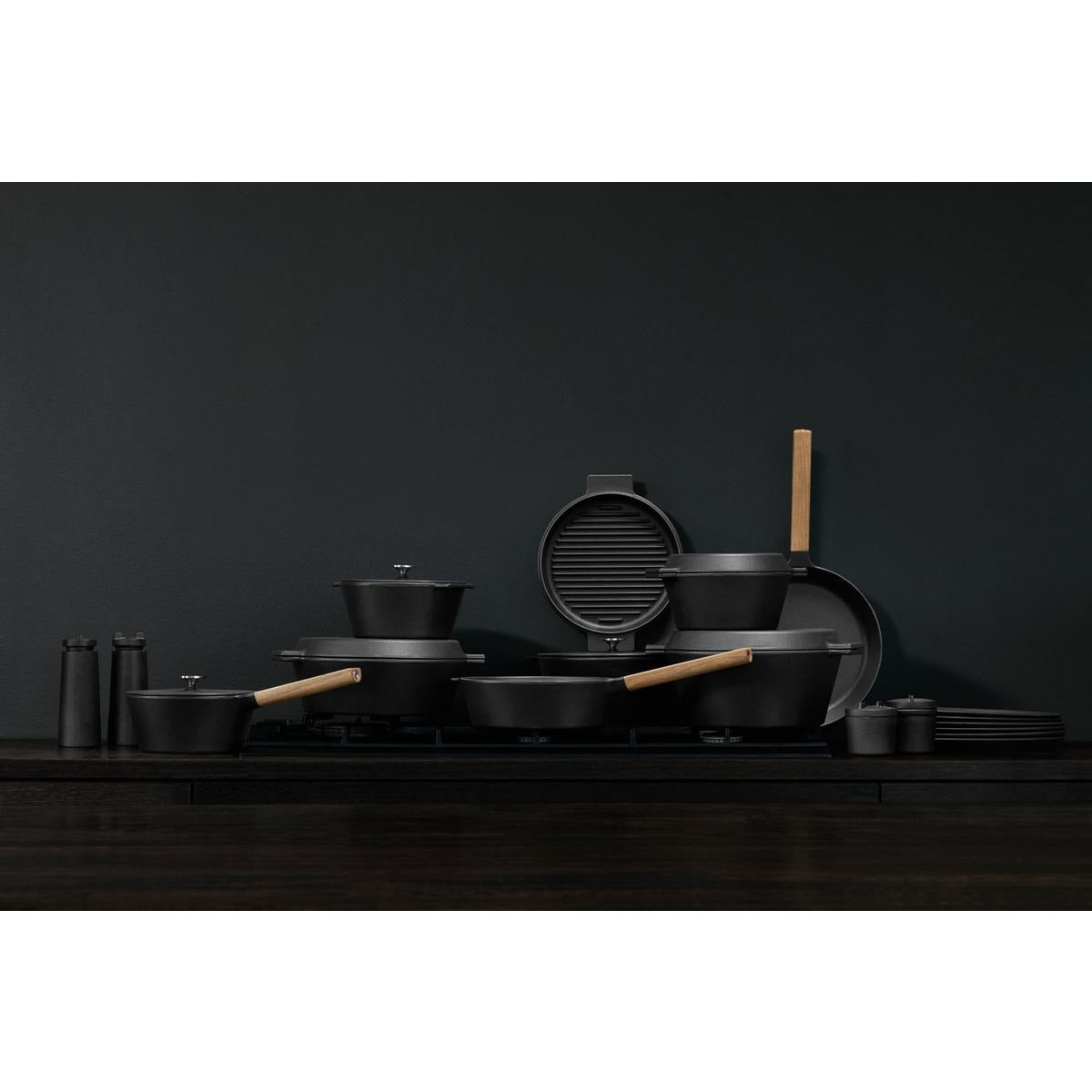 MORSO Saute Pan w/Lid - 25cm/10" - Cast Iron - Wood Handle - KitchenEnvy