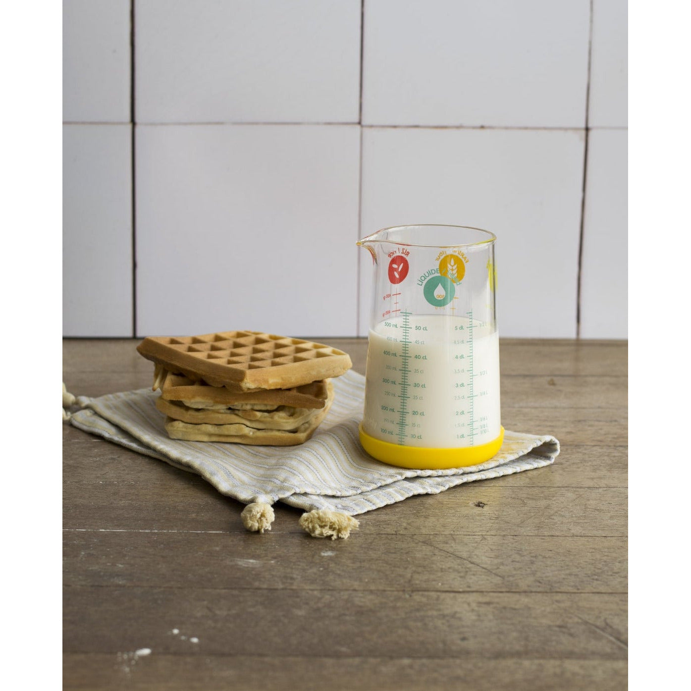 PEBBLY Measuring Jug 500ml/17oz - KitchenEnvy